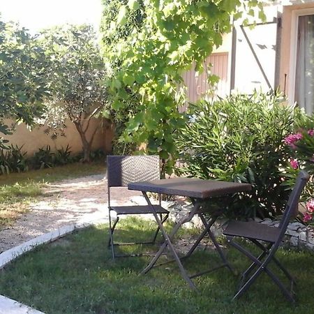 Gite L'Annexe Villelaure Екстериор снимка