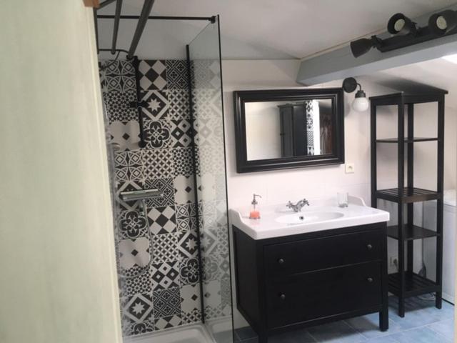 Gite L'Annexe Villelaure Екстериор снимка