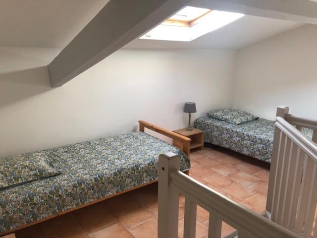 Gite L'Annexe Villelaure Екстериор снимка