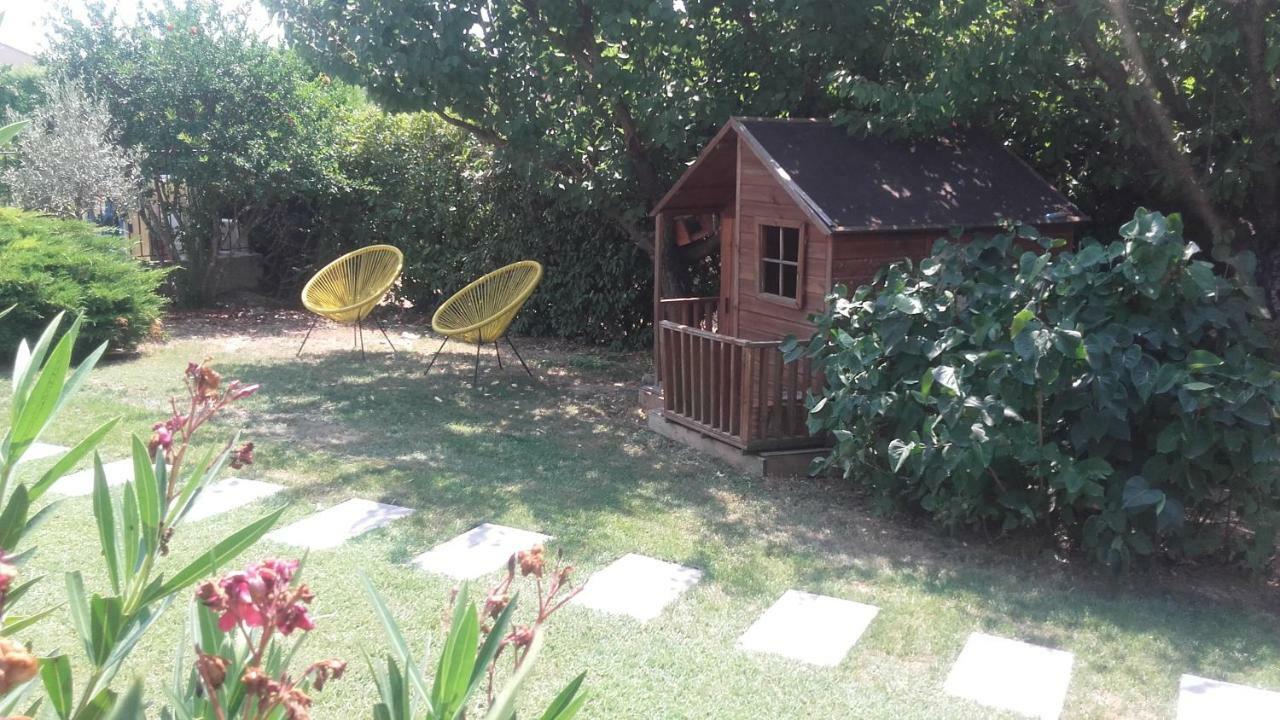 Gite L'Annexe Villelaure Екстериор снимка